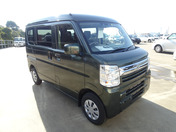 It is a picture of the khaki suzuki every passenger van in 2022,First Photo Stock No.Y049233