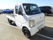 It is a picture of the white suzuki carry truck in 2011,First Photo Stock No.Y049362