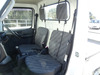 It is a picture of the white suzuki carry truck in 2011,Sub Photo 6 Stock No.Y049362