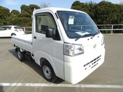 It is a picture of the white daihatsu hijet truck in 2022,First Photo Stock No.Y049373