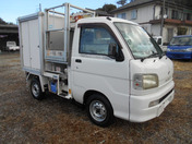 It is a picture of the white daihatsu hijet truck in 2003,First Photo Stock No.Y049405
