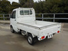 It is a picture of the white suzuki carry truck in 2003,Sub Photo 2 Stock No.Y049415