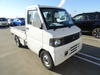 It is a picture of the white mitsubishi minicab truck in 2004,Sub Photo 0 Stock No.Y049416