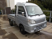 It is a picture of the silver daihatsu hijet jumbo in 2010,First Photo Stock No.Y049455