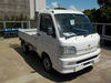 It is a picture of the white daihatsu hijet truck in 2004,Sub Photo 0 Stock No.Y049488