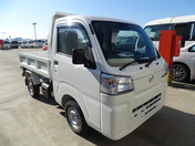 2022 DAIHATSU HIJET Photo Y049569 | MiniTruckDealer.com 