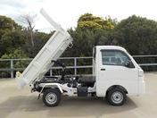 It is a picture of the white daihatsu hijet in 2023,First Photo Stock No.Y050256