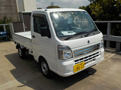 It is a picture of the white suzuki carry truck in 2022,First Photo Stock No.Y052261