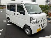 It is a picture of the white suzuki every van passenger van in 2024,First Photo Stock No.Y058026