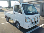 It is a picture of the white suzuki carry  truck in 2018,First Photo Stock No.Y058035