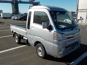 It is a picture of the silver daihatsu hijet  jumbo in 2018,First Photo Stock No.Y058090