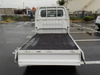 It is a picture of the white suzuki carry  truck in 2006,Sub Photo 18 Stock No.Y058156