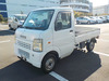 It is a picture of the white suzuki carry  truck in 2005,Sub Photo 14 Stock No.Y058168
