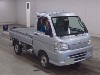 It is a picture of the silver daihatsu hijet truck dump in 2013,Sub Photo 0 Stock No.Y061239