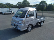 It is a picture of the silver daihatsu hijet  jumbo in 2012,First Photo Stock No.Y061774
