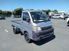 It is a picture of the silver daihatsu hijet  truck in 2011,Sub Photo 13 Stock No.Y062030