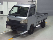2011 DAIHATSU HIJET TRUCK Photo Y062030 | MiniTruckDealer.com 