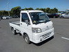 It is a picture of the white daihatsu hijet  truck in 2007,Sub Photo 7 Stock No.Y062031