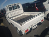 It is a picture of the white suzuki carry truck truck in 2005,Sub Photo 1 Stock No.Y062603