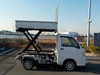 It is a picture of the white daihatsu hijet  scissors dump in 2001,Sub Photo 0 Stock No.Y062874