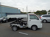 It is a picture of the white daihatsu hijet truck scissors dump in 2001,Sub Photo 2 Stock No.Y062874