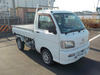 It is a picture of the white daihatsu hijet  scissors dump in 2001,Sub Photo 2 Stock No.Y062874