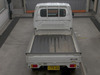 It is a picture of the white suzuki carry truck truck in 2006,Sub Photo 6 Stock No.Y062955