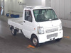 It is a picture of the white suzuki carry truck truck in 2013,Sub Photo 0 Stock No.Y062956
