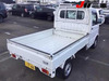 It is a picture of the white suzuki carry truck truck in 2002,Sub Photo 5 Stock No.Y063624