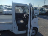 It is a picture of the white suzuki carry truck in 2002,Sub Photo 6 Stock No.Y063624