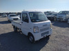 It is a picture of the white suzuki carry  truck in 2004,Sub Photo 1 Stock No.Y063670