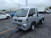 It is a picture of the silver daihatsu hijet jumbo in 2026,First Photo Stock No.Y065754